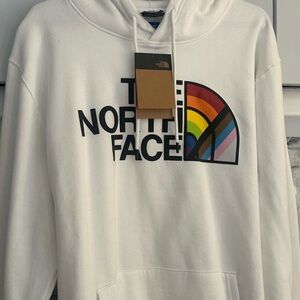 NWT never worn North Face men’s sweatshirt XL could be a gift!!